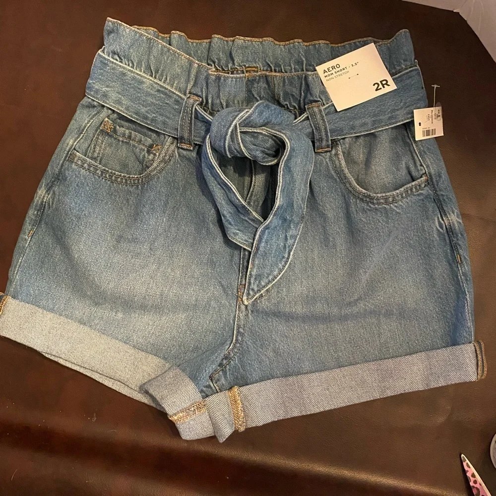 Aero paper bag mom shorts